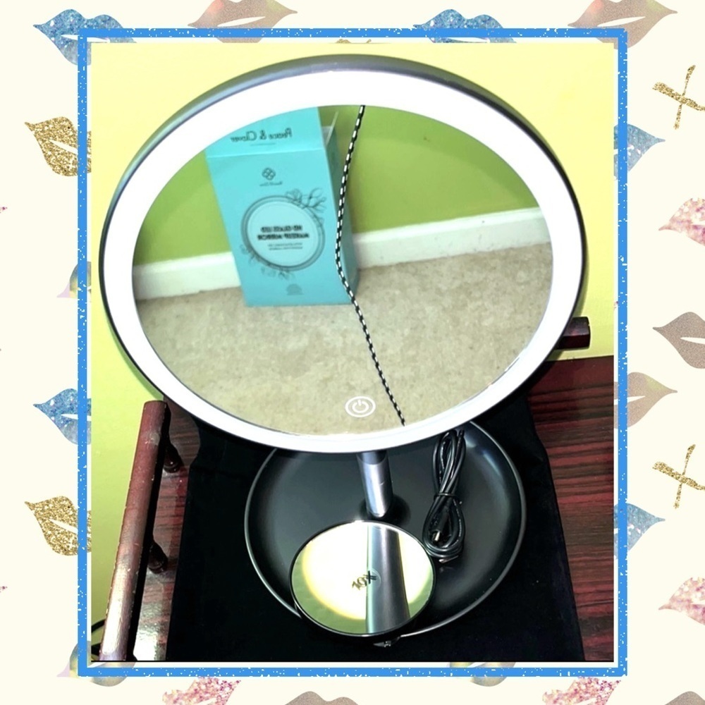 🆕 Peace & Clover HD Glass LED Makeup Mirror